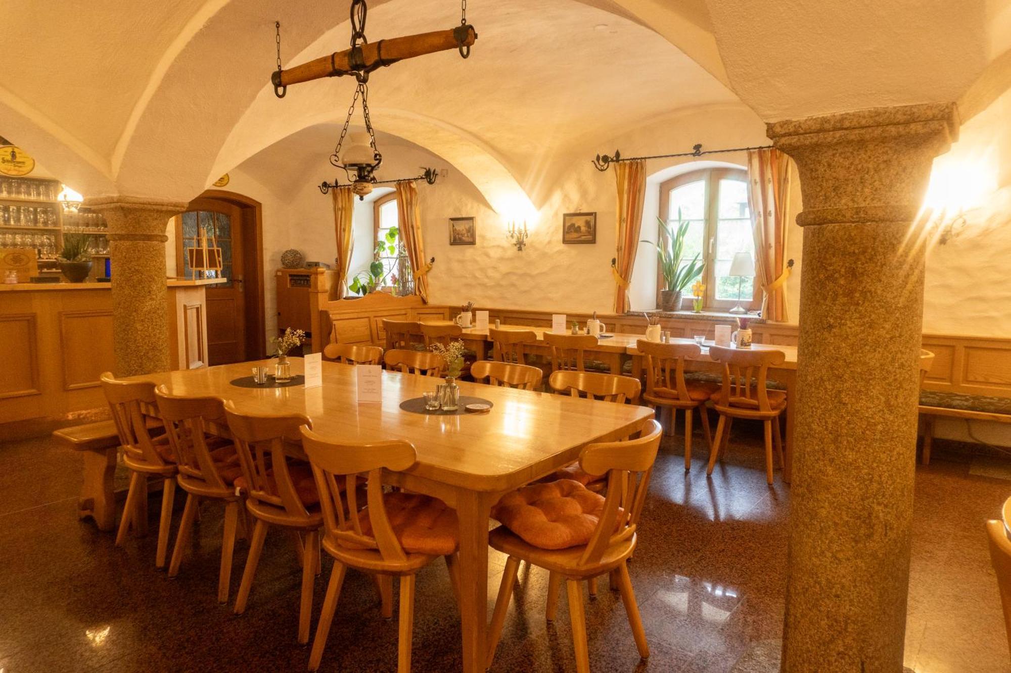 Landgasthof - Braukeller - Fattigau Oberkotzau Luaran gambar